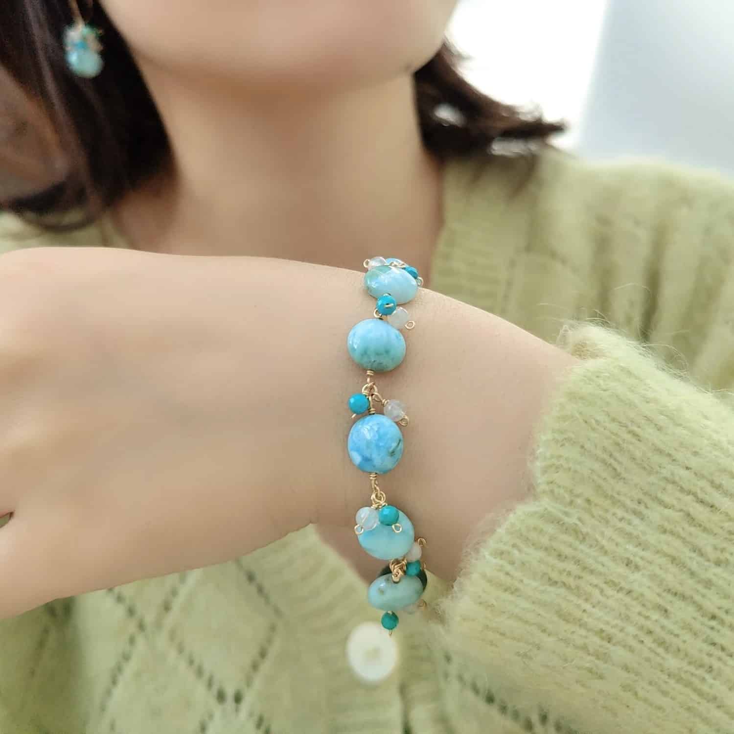 Bracelet avec larimar, turquoise et pierre de lune