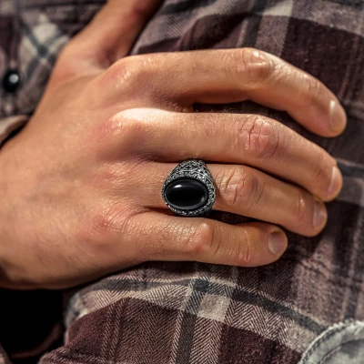 Bague en argent et Onyx noir ancienne