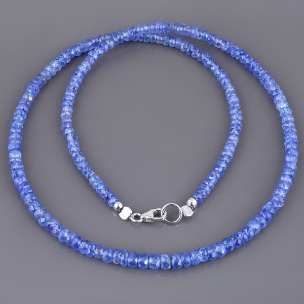 Collier en perles de Tanzanite