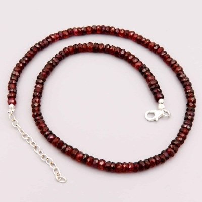 Collier en Grenat pour femme