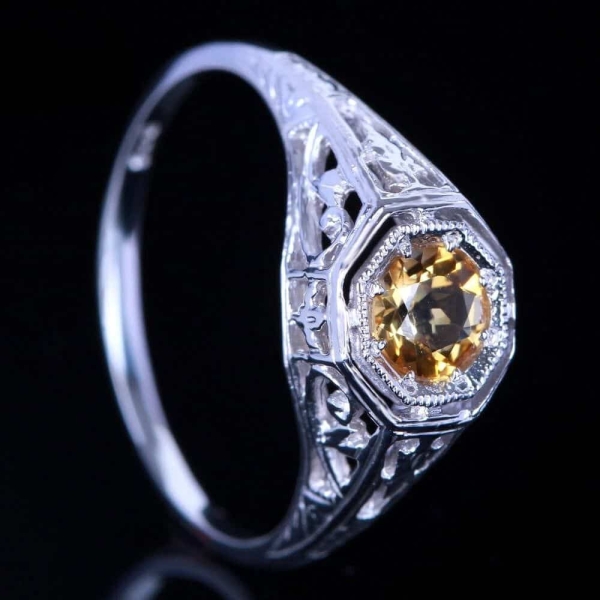 Bague en or blanc et Citrine