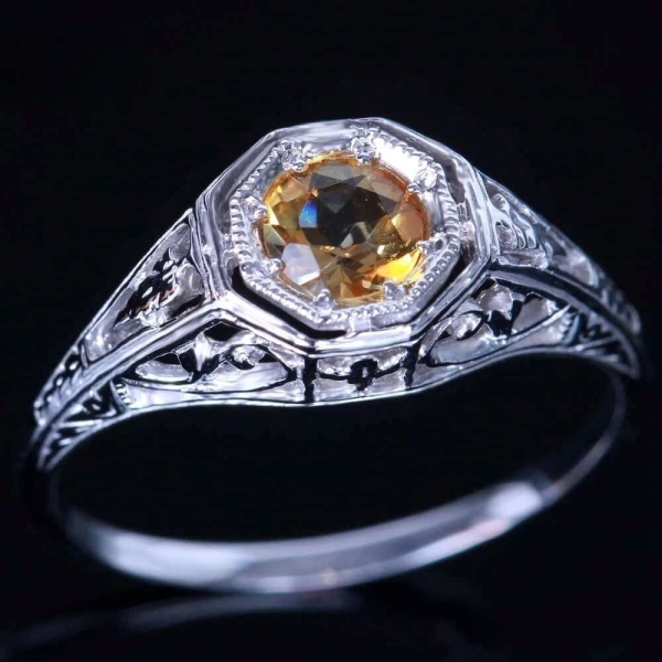 Bague en or blanc et Citrine