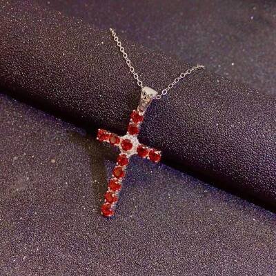 Pendentif croix en Grenat