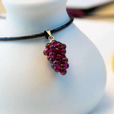 Pendentif en pierre de Grenat