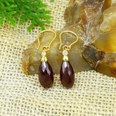 Boucles d'oreilles en or et Grenat