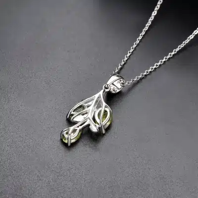 Pendentif en argent et péridot pour femme