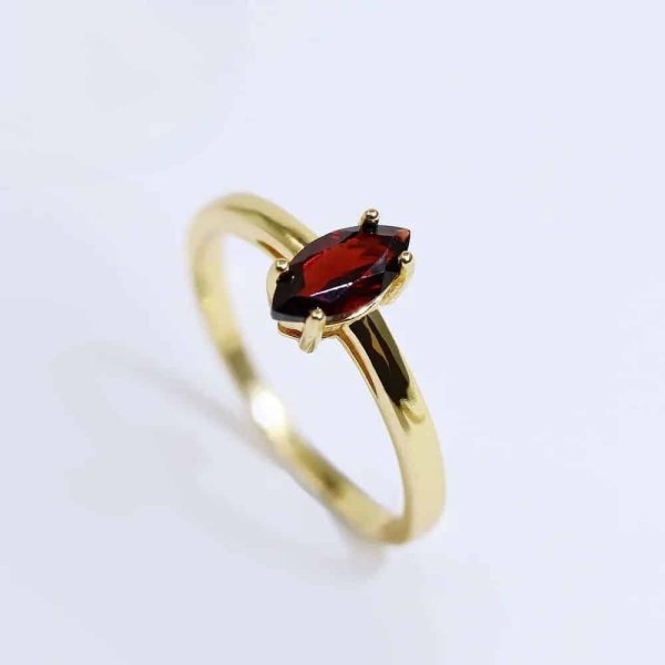 Bague avec Grenat marquise