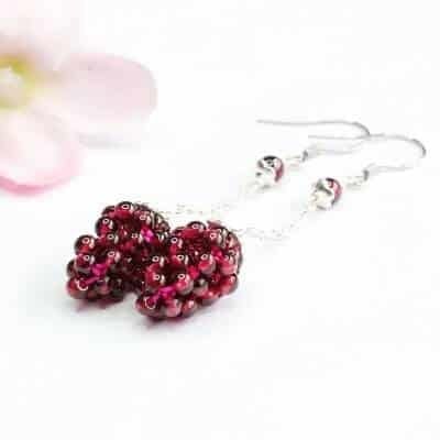 Boucles d'oreilles pendantes en Grenat