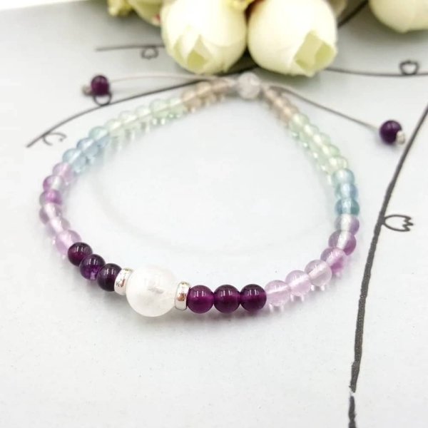 Bracelet en fluorite arc-en-ciel et pierre de lune