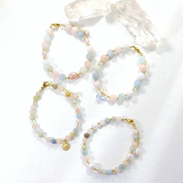 Bracelet en or avec perles de morganite et béryls