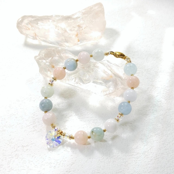 Bracelet en or avec perles de morganite et béryls