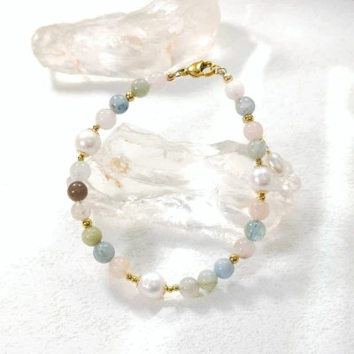 Bracelet en or avec perles de morganite et béryls
