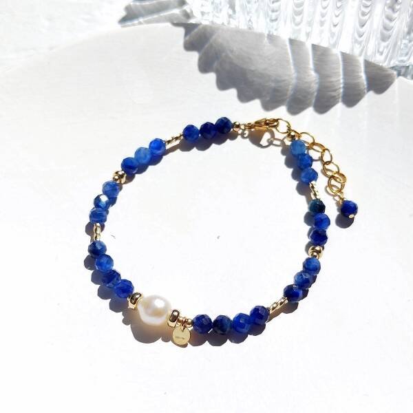 Bracelet en or et perles de cyanite