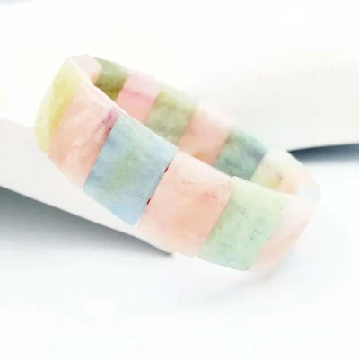 Bracelet en pierres carrées de morganite et béryls