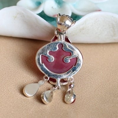 Pendentif ancien en argent massif et grenat