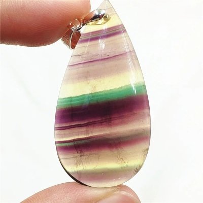 Pendentif en fluorite arc-en-ciel