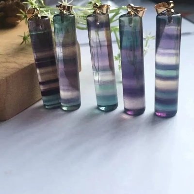 Pendentif en fluorite multicolore