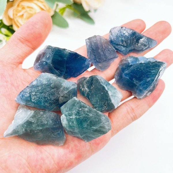 Pierre de fluorite bleue brute