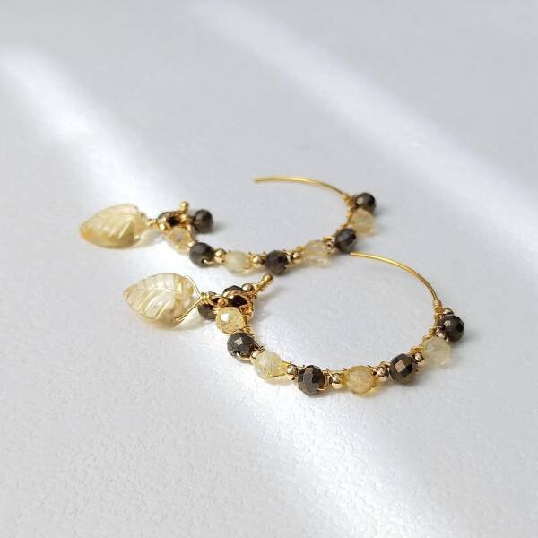 Boucles d'oreilles créoles avec citrine et pyrite