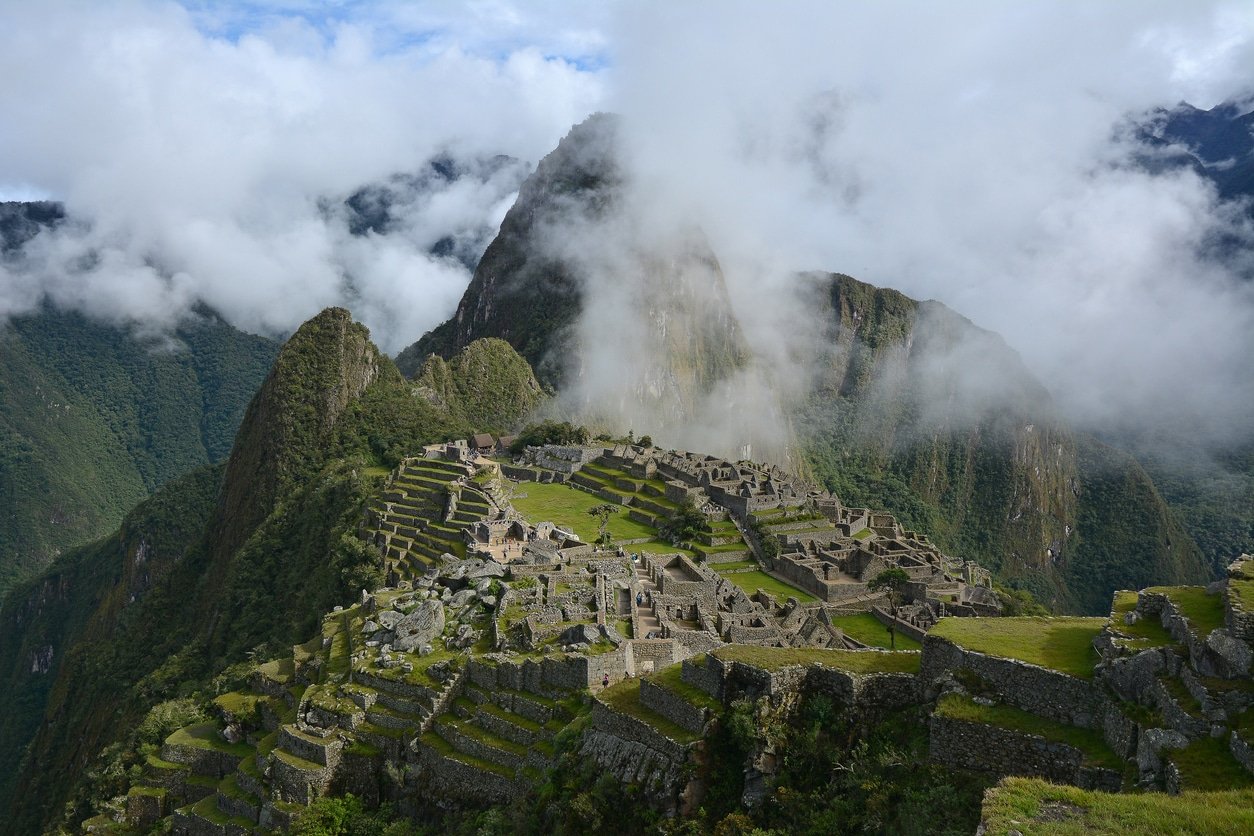Rhodochrosite : Origines, propriétés et vertus 1 Photo aerienne du machu picchu