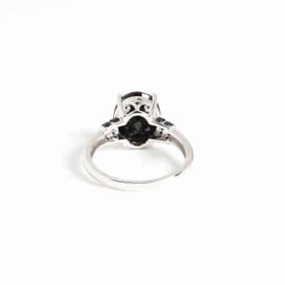 Bague solitaire en argent et spinelle noir