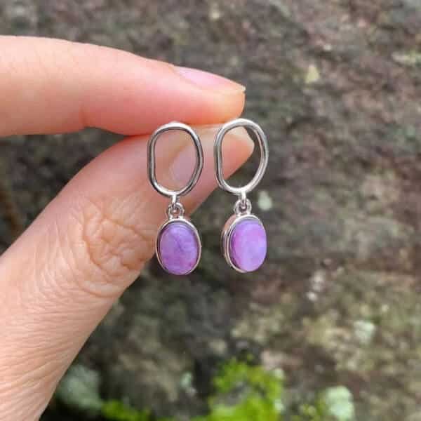 Boucles d'oreilles clous en argent et charoïte