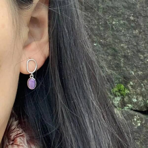 Boucles d'oreilles clous en argent et charoïte