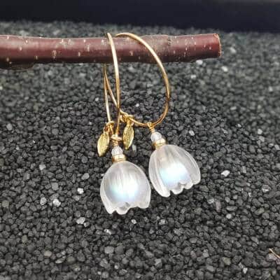 Boucles d'oreilles créoles avec cristal de roche