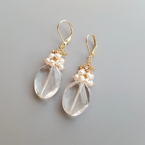 Boucles d'oreilles dormeuses avec cristal de roche