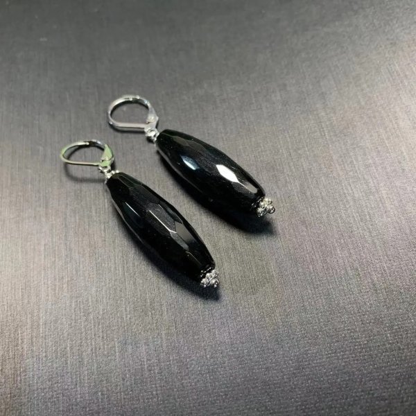 Boucles d'oreilles dormeuses pendantes en onyx