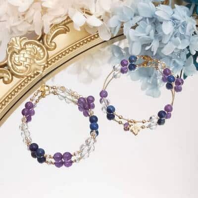Bracelet en or avec cristal de roche, améthyste et lapis-lazuli