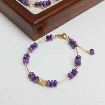 Bracelet en or et charoïte pour femme