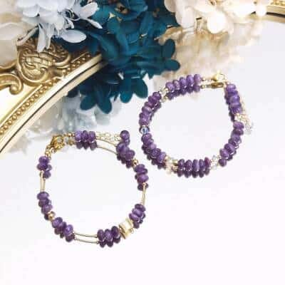 Bracelet en or et charoïte pour femme