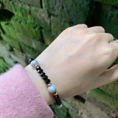 Bracelet en perles de spinelle noir pour femme