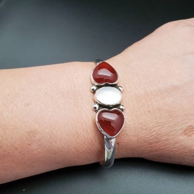Bracelet jonc en argent avec cornaline et opale
