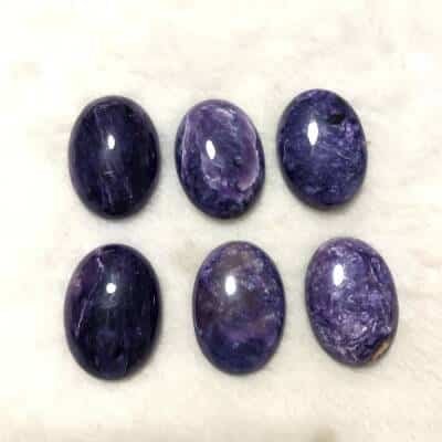 Cabochon de charoïte