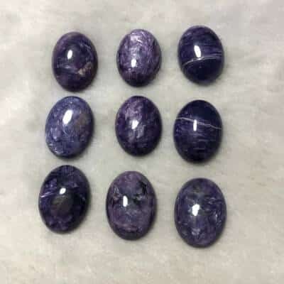 Cabochon de charoïte