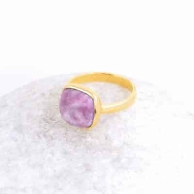 Bague en argent plaqué or et lépidolite