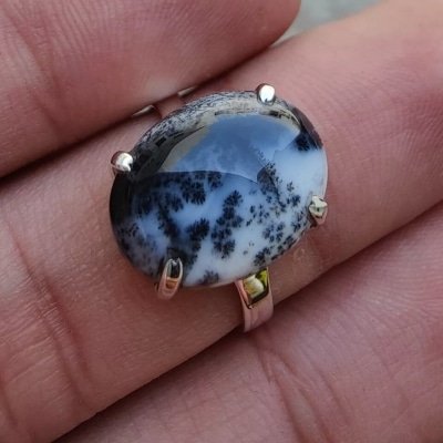 Bague en argent avec opale dendritique