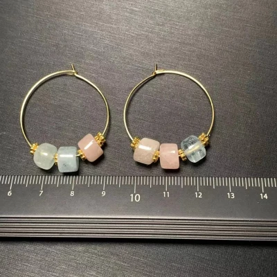 Boucles d'oreilles créoles avec béryls et morganite