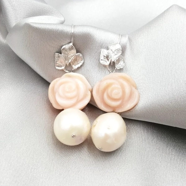 Boucles d'oreilles en argent avec opale rose