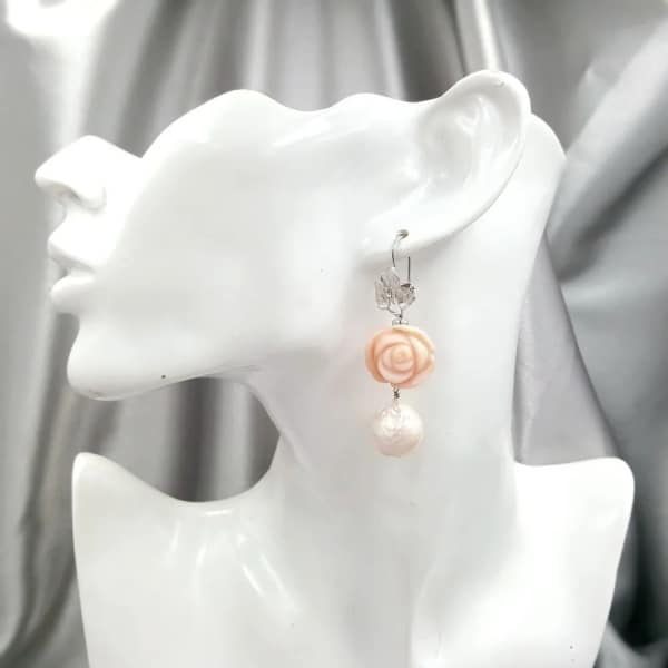 Boucles d'oreilles en argent avec opale rose