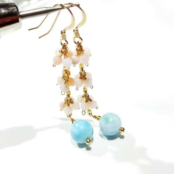 Boucles d'oreilles en or avec opale rose et larimar