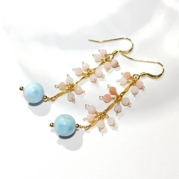 Boucles d'oreilles en or avec opale rose et larimar