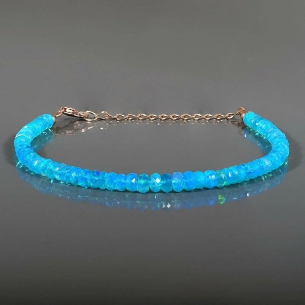 Bracelet en argent et opale bleue