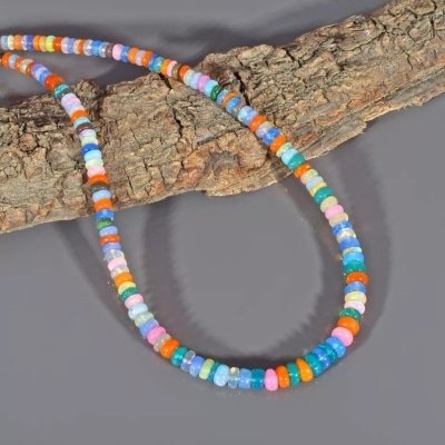 Collier en perles d'opale Welo multicolore