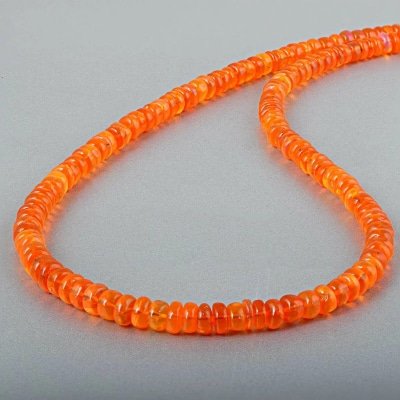 Collier en perles d'opale de feu mexicaine