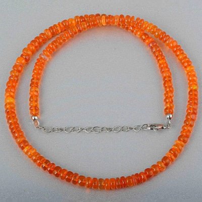 Collier en perles d'opale de feu mexicaine