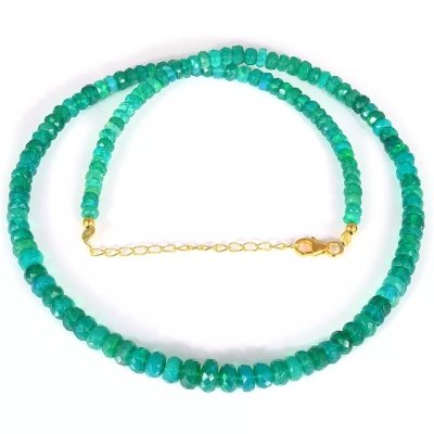 Collier en pierre d'opale verte
