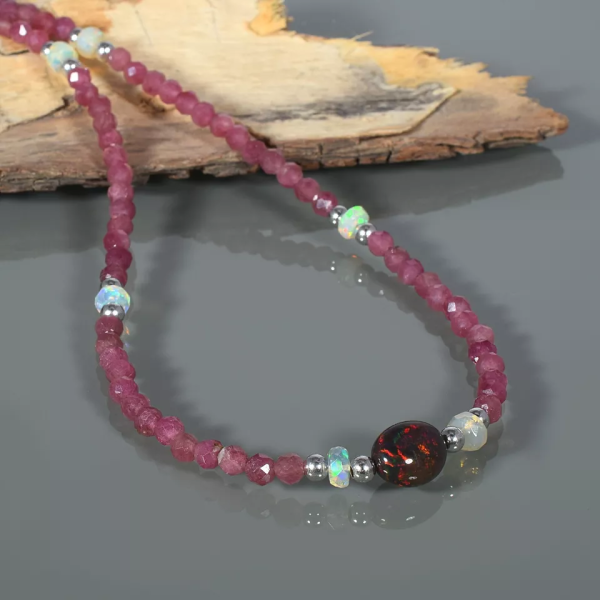 Collier en tourmaline rose et opale